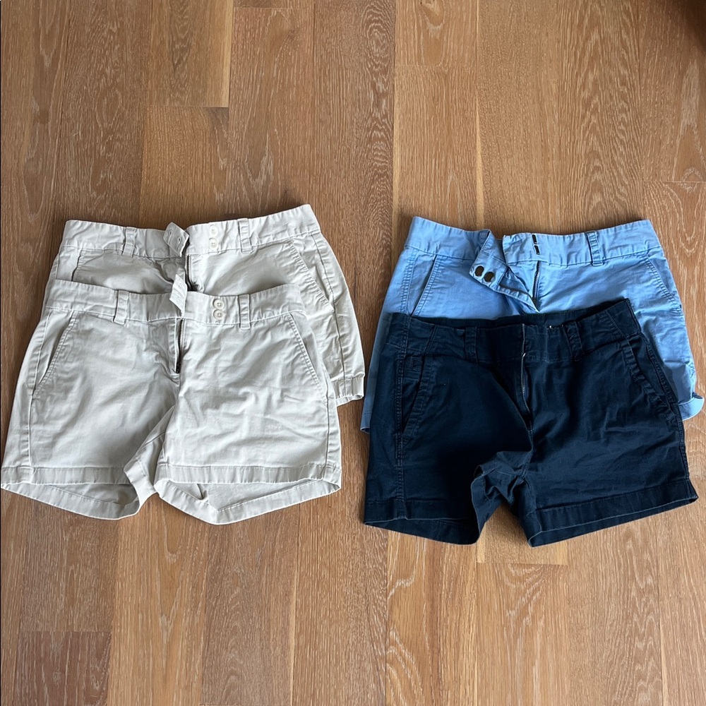 Vineyard Vines. Women’s chino shorts. 4 pair. Light Blue, Navy, tan khaki.
